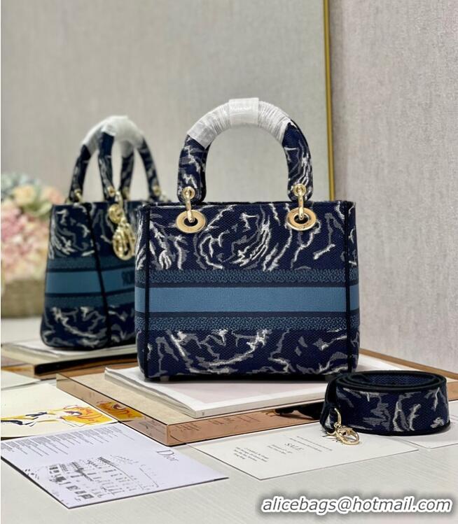 Buy Fashionable MEDIUM LADY D-LITE BAG Blue Dior Roses Embroidery M0565ORVG