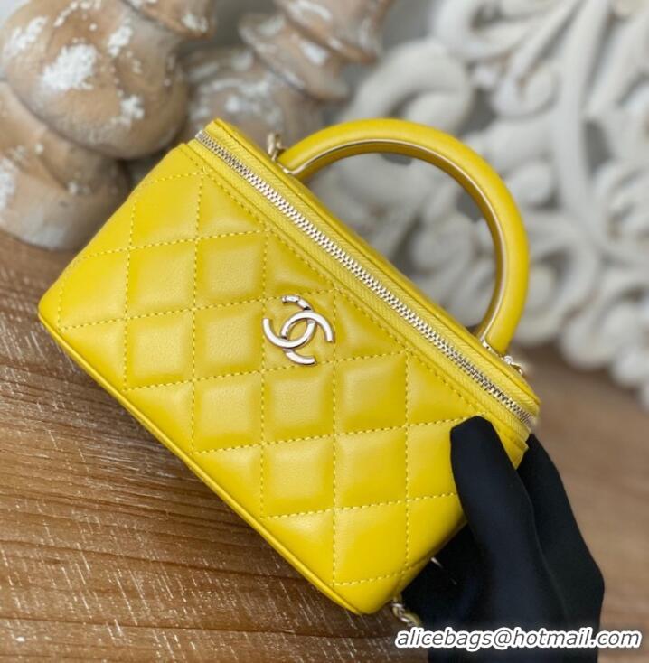 Wholesale Grade Chanel mini Shoulder Bag Lambskin & Gold-Tone Metal 81208 yellow