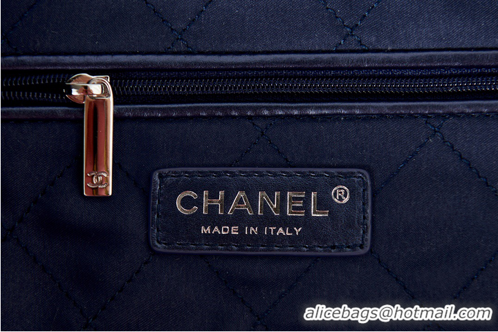 Famous Brand CHANEL 22 HANDBAG AS3260 Navy Blue