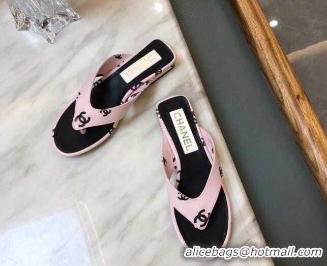 Trendy Design Chanel CC Printed Lambskin Thong Sandals G38978 Light Pink