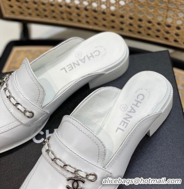 Top Design Chanel Lambskin Chain Flat Mules White 0620120