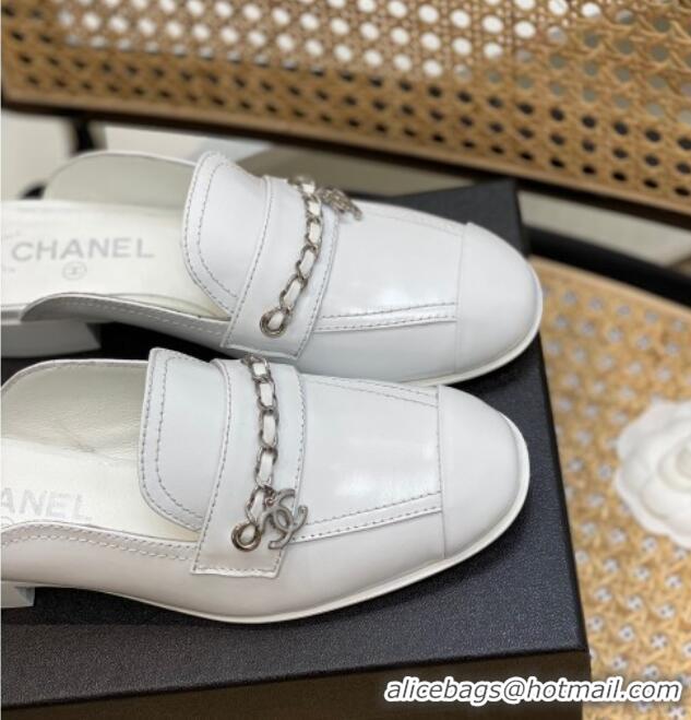 Top Design Chanel Lambskin Chain Flat Mules White 0620120