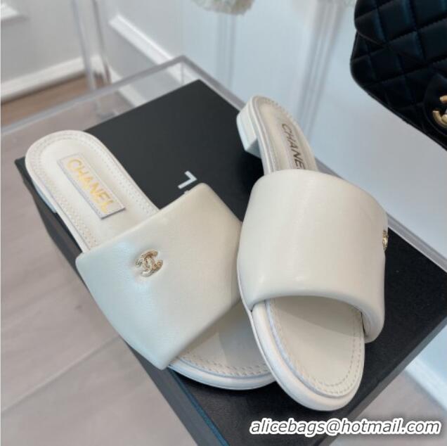 Duplicate Chanel Lambskin Flat Slide Sandals White 070107