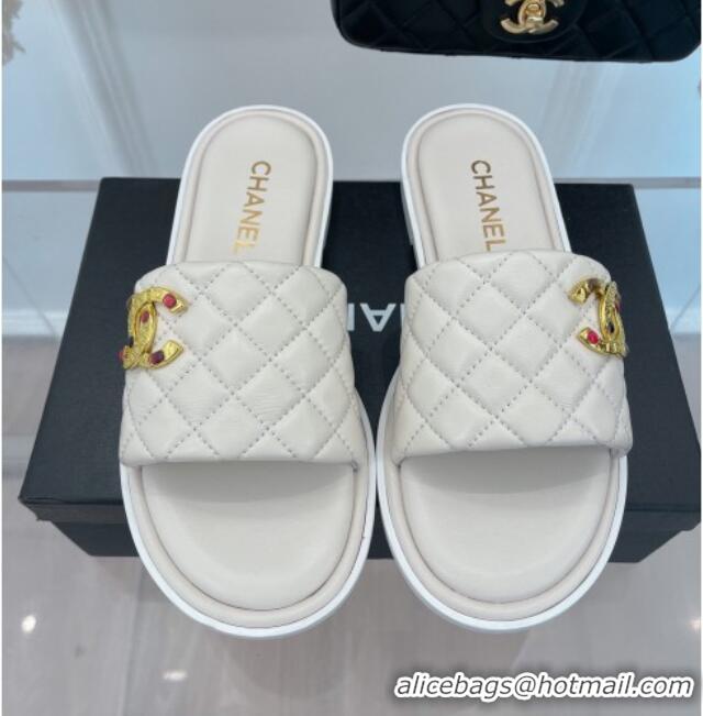 Sumptuous Chanel Stone CC Lambskin Flat Slide Sandals G38794 White