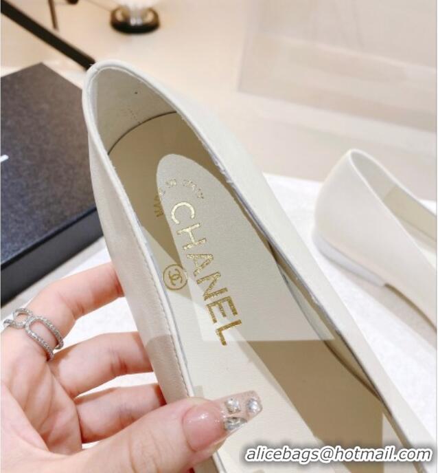 Unique Style Chanel Leather Ballerinas with Chain White 071886