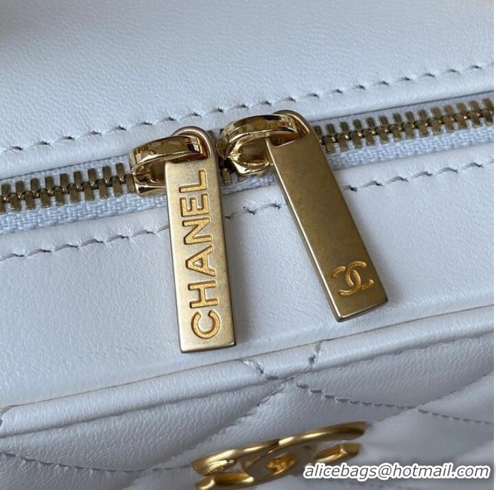 Good Looking Chanel VANITY CASE Lambskin & Gold-Tone Metal AS3319 white