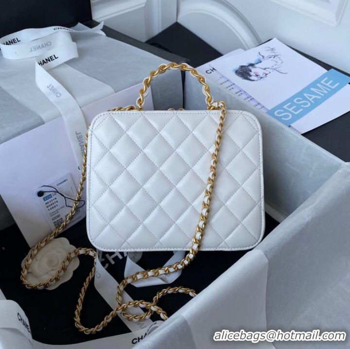 Good Looking Chanel VANITY CASE Lambskin & Gold-Tone Metal AS3319 white