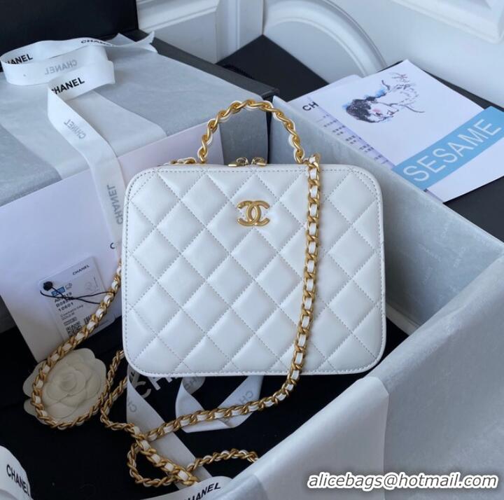 Good Looking Chanel VANITY CASE Lambskin & Gold-Tone Metal AS3319 white