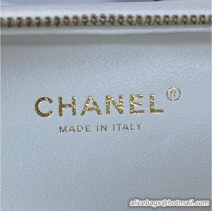 Good Looking Chanel VANITY CASE Lambskin & Gold-Tone Metal AS3319 white