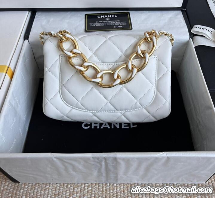 Pretty Style Chanel FLAP BAG Lambskin & Gold-Tone Metal AS3366 white