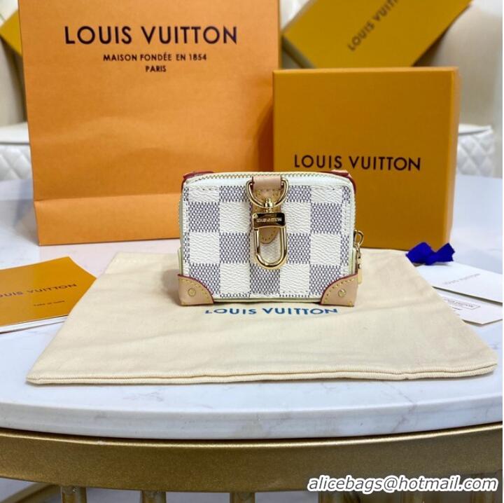 Famous Brand Louis Vuitton FLIGHT MODE BAG CHARM AND KEY HOLDER M00542