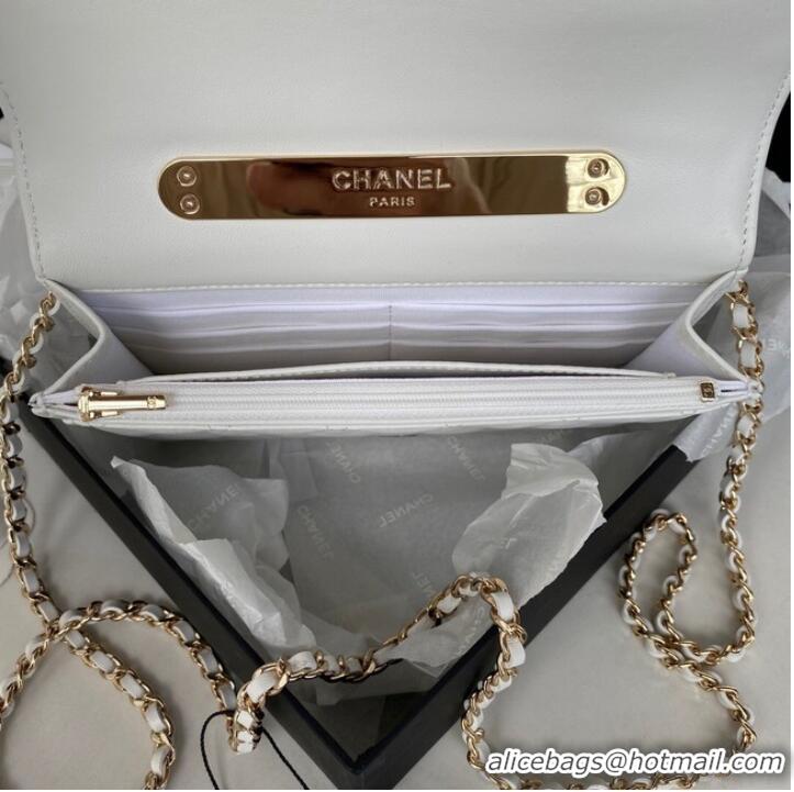 Good Looking CHANEL WALLET ON CHAIN Lambskin & Gold-Tone Metal AP2844 white