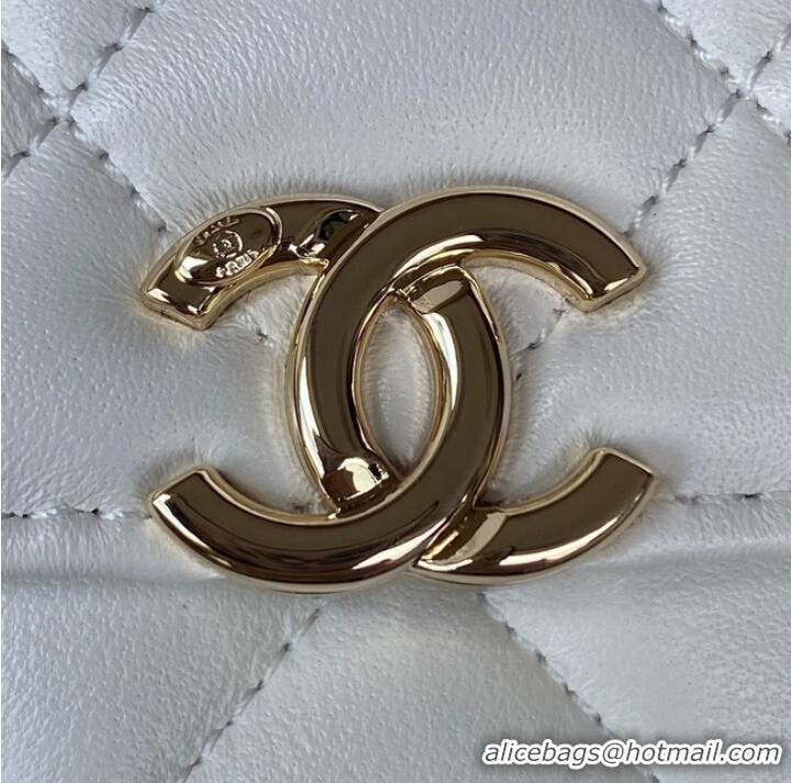 Good Looking CHANEL WALLET ON CHAIN Lambskin & Gold-Tone Metal AP2844 white