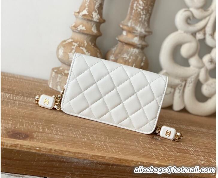 Fashion Luxury Chanel CLUTCH WITH CHAIN AP2929 white