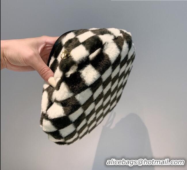 Buy Fashionable Louis Vuitton Check Fur Beret Hat 1105124 Black 2021