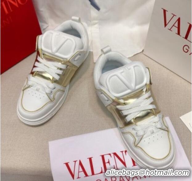 Fashion Valentino One Stud Calfskin Sneakers with Stripe White/Gold 0622110