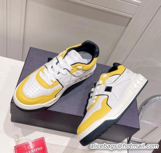 Fashion Luxury Valentino One Stud Low-Top Nappa Sneakers White/Yellow 062517