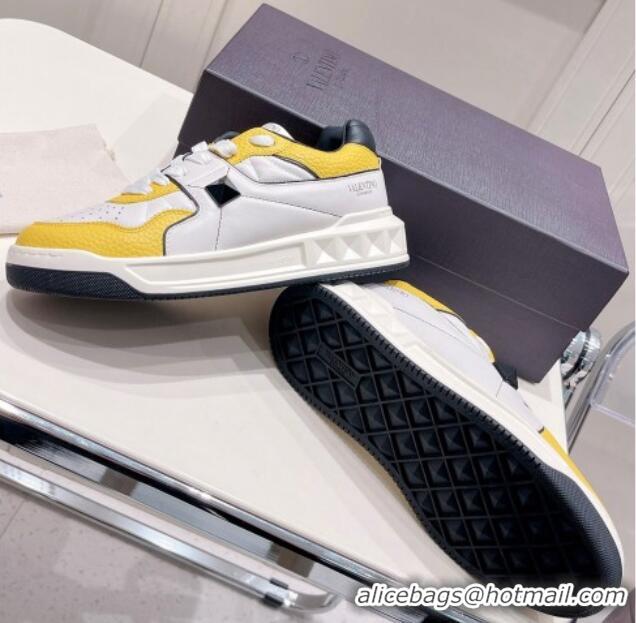 Fashion Luxury Valentino One Stud Low-Top Nappa Sneakers White/Yellow 062517