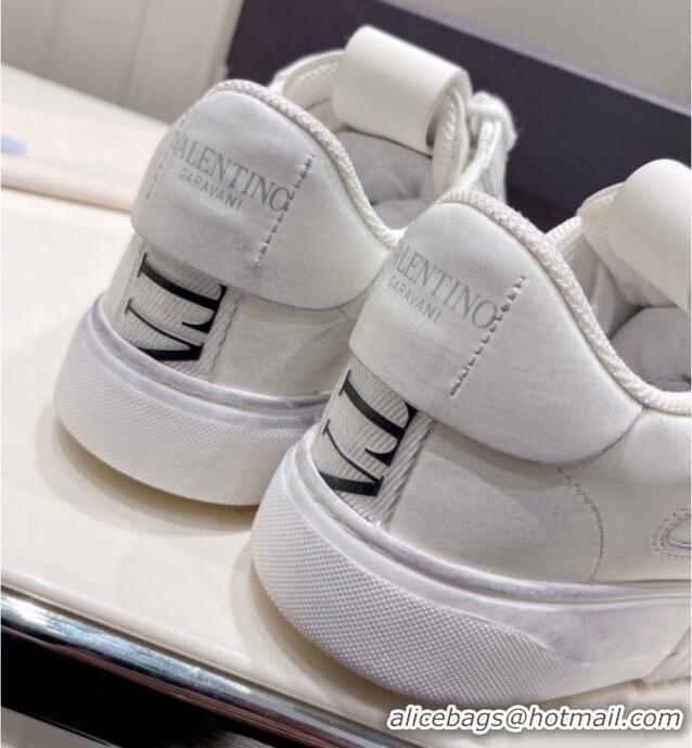 Grade Valentino VLTN Calfskin Low-top Sneakers White/Black 062543