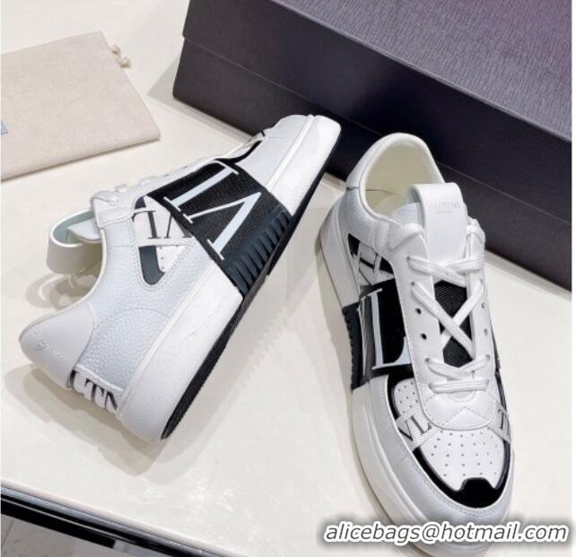 Good Looking Valentino VLTN Calfskin Low-top Sneakers White/Black 062553