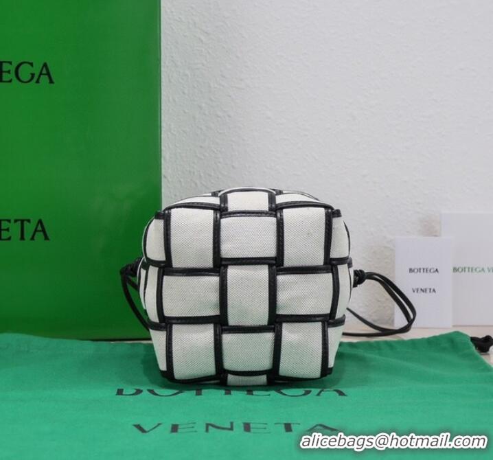 Super Quality Bottega Veneta Mini intreccio leather crossbody bucket bag 680217 Natural&black