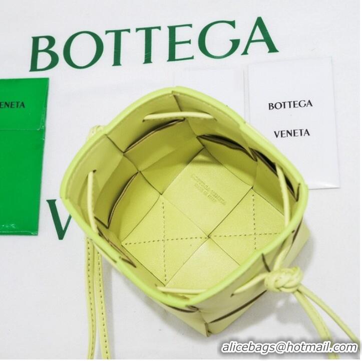 Inexpensive Bottega Veneta Mini intreccio leather crossbody bucket bag 680217 Glittering green