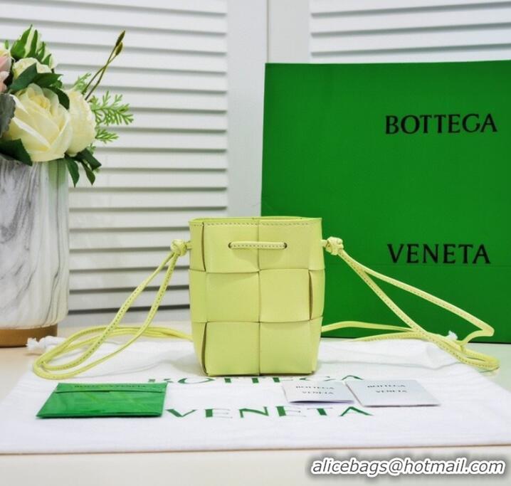 Inexpensive Bottega Veneta Mini intreccio leather crossbody bucket bag 680217 Glittering green