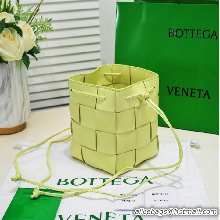 Good Quality Bottega Veneta Small Cassette Bucket Bag 680218 Glittering green