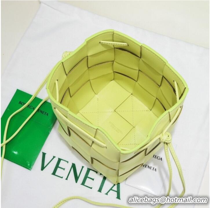 Good Quality Bottega Veneta Small Cassette Bucket Bag 680218 Glittering green