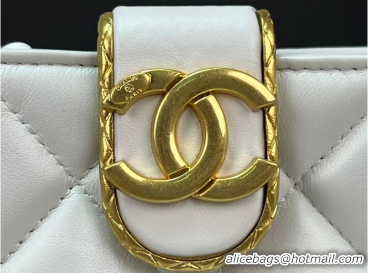 Famous Brand Chanel SMALL SHOPPING BAG AS3477 White