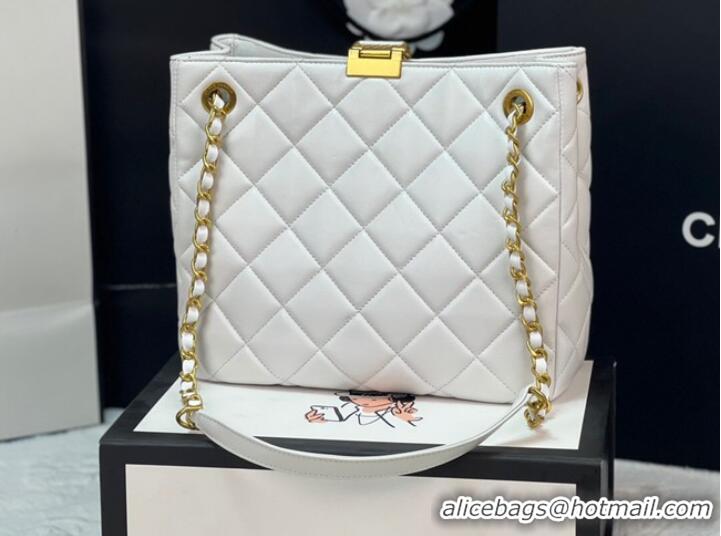 Famous Brand Chanel SMALL SHOPPING BAG AS3477 White