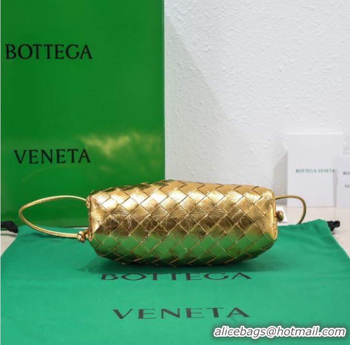 Good Taste Bottega Veneta Mini intrecciato leather clutch with strap 585852 gold