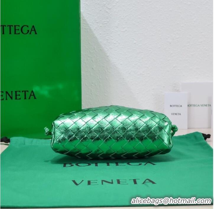 Good Product Bottega Veneta Mini intrecciato leather clutch with strap 585852 green