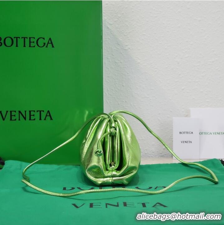 Good Quality Bottega Veneta Mini intrecciato leather clutch with strap 585852 green