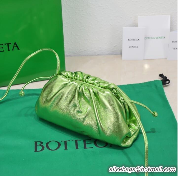 Good Quality Bottega Veneta Mini intrecciato leather clutch with strap 585852 green