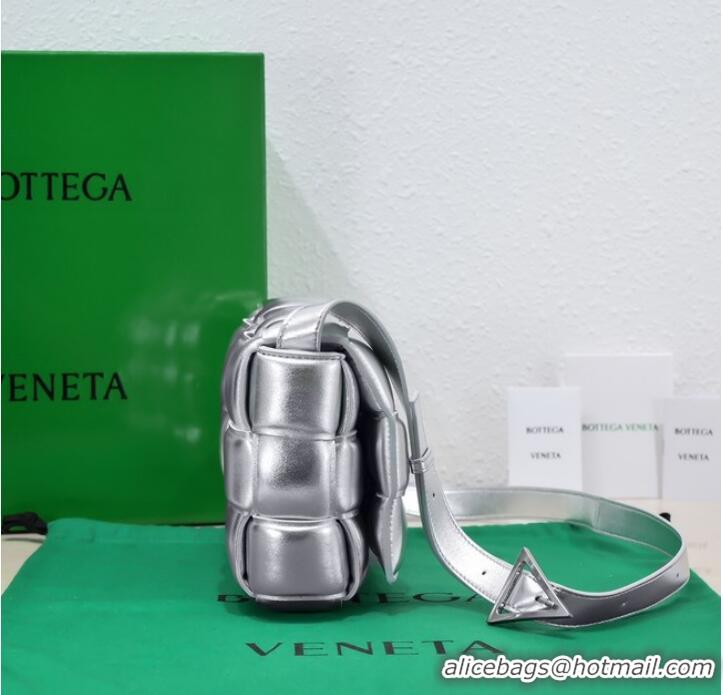 Good Product Bottega Veneta Padded Cassette 591970 silver