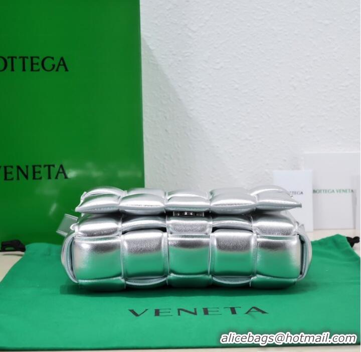 Good Product Bottega Veneta Padded Cassette 591970 silver