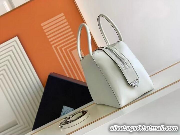 Traditional Specials Prada leather tote bag 1BD663 white