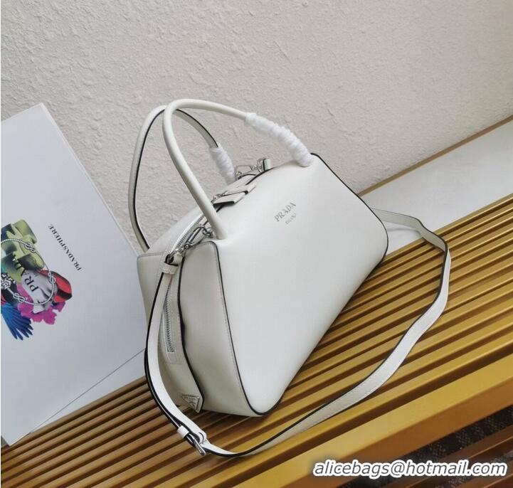 Shop Grade Prada leather tote bag 1BD665 white