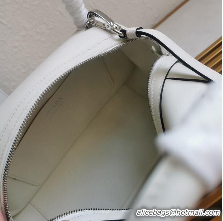 Shop Grade Prada leather tote bag 1BD665 white