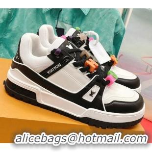 Sophisticated Louis Vuitton LV Trainer Sneakers with Charm Black 090965