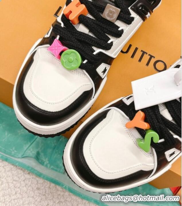 Sophisticated Louis Vuitton LV Trainer Sneakers with Charm Black 090965