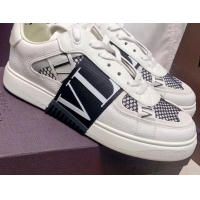 Luxurious Valentino VL7N Low Sneakers in Mesh and Calfskin Aged White/Black 2072065