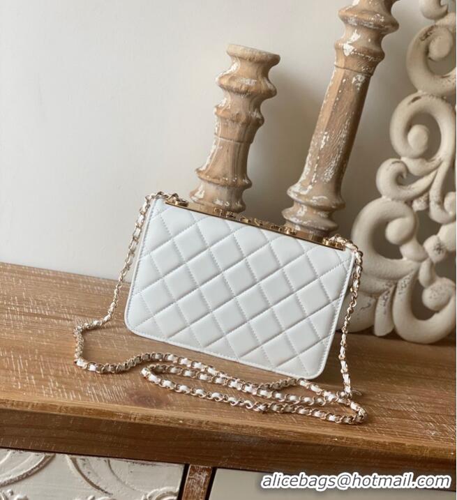 Good Product CHANEL WALLET ON CHAIN Lambskin & Gold-Tone Metal 88632 white