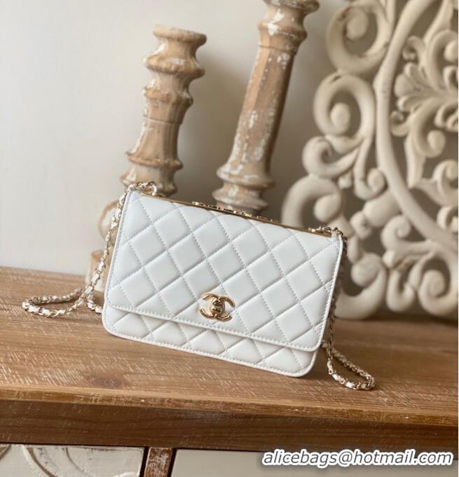 Good Product CHANEL WALLET ON CHAIN Lambskin & Gold-Tone Metal 88632 white