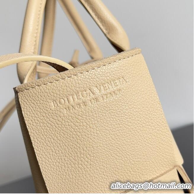 Famous Brand Bottega Veneta ARCO TOTE Small intrecciato grained leather tote bag 709337 Porridge