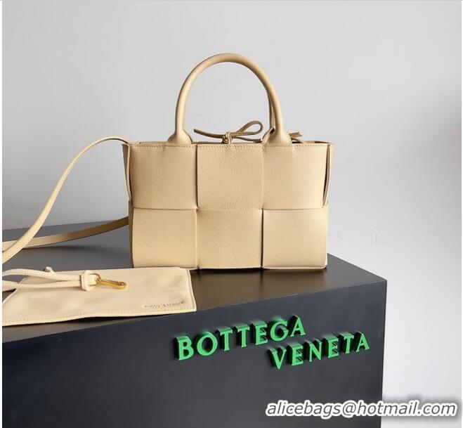 Famous Brand Bottega Veneta ARCO TOTE Small intrecciato grained leather tote bag 709337 Porridge