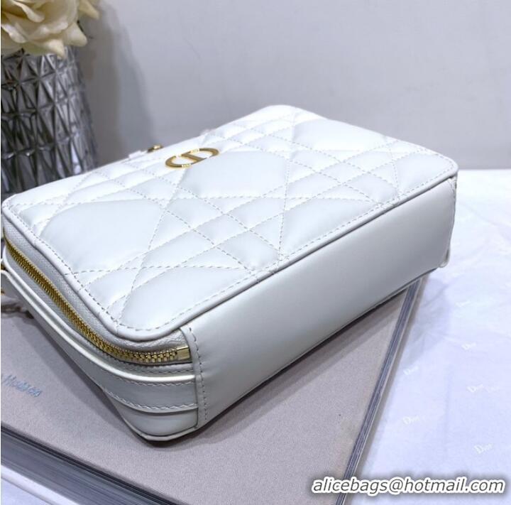 Pretty Style DIOR CARO BOX BAG WITH CHAIN Latte Quilted Macrocannage Calfskin S5140UNG white