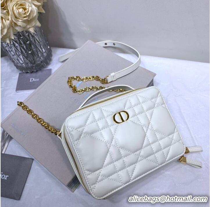 Pretty Style DIOR CARO BOX BAG WITH CHAIN Latte Quilted Macrocannage Calfskin S5140UNG white