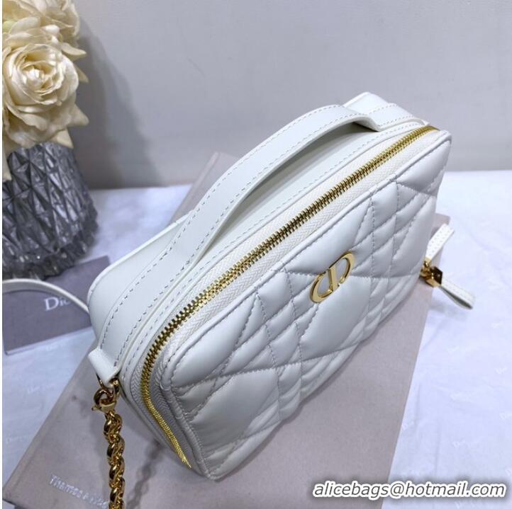 Pretty Style DIOR CARO BOX BAG WITH CHAIN Latte Quilted Macrocannage Calfskin S5140UNG white